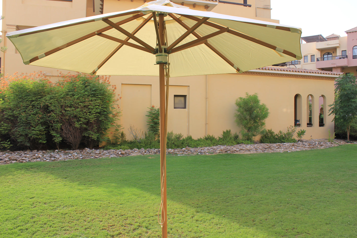 Classic Umbrella 2.5M Round Aluminium in Wood Finish