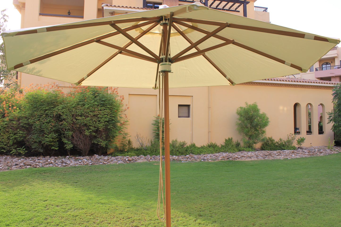 Classic Umbrella 3M Round Aluminium in Wood Finish